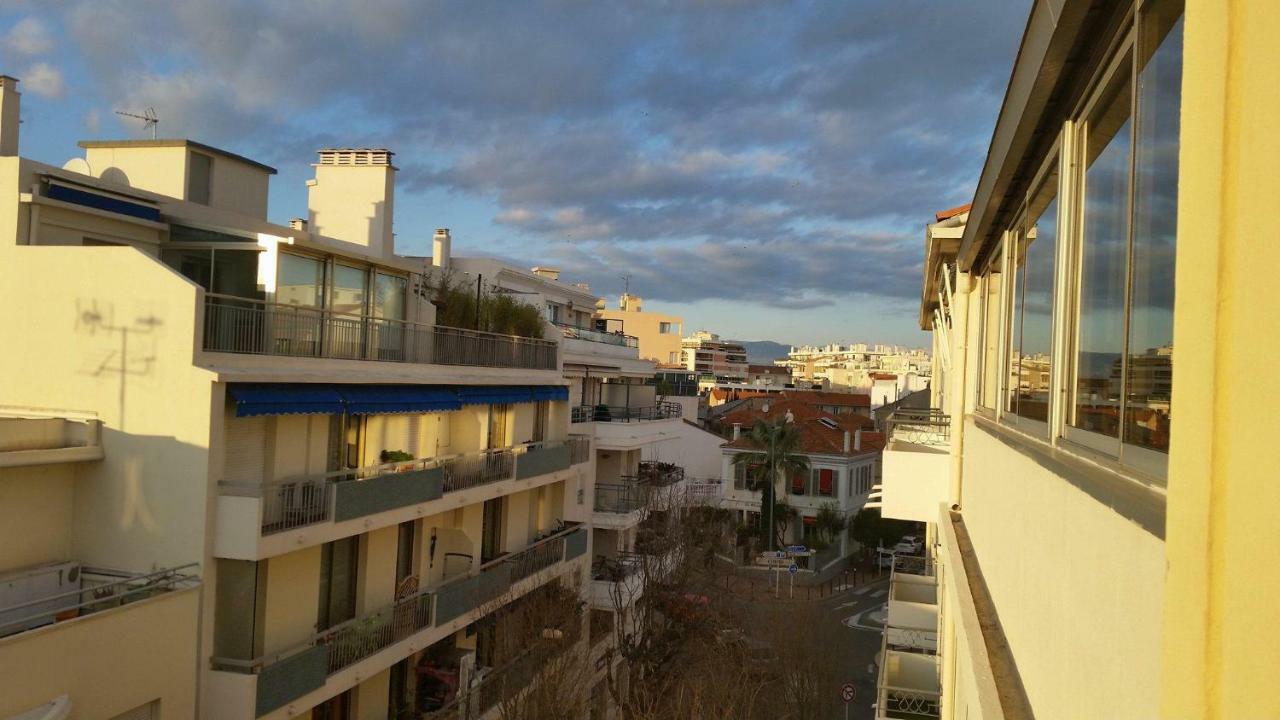 Le De Gaulle Lägenhet Antibes Exteriör bild